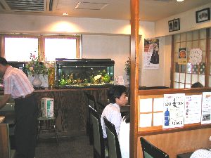 明るい店内